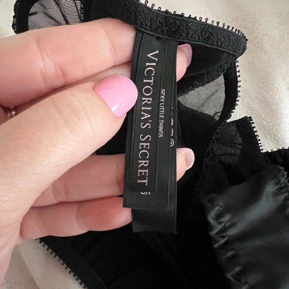 Victoria's Secret Sexy Little Things black Bow Cheekini panties size small nwot - Picture 4 of 8